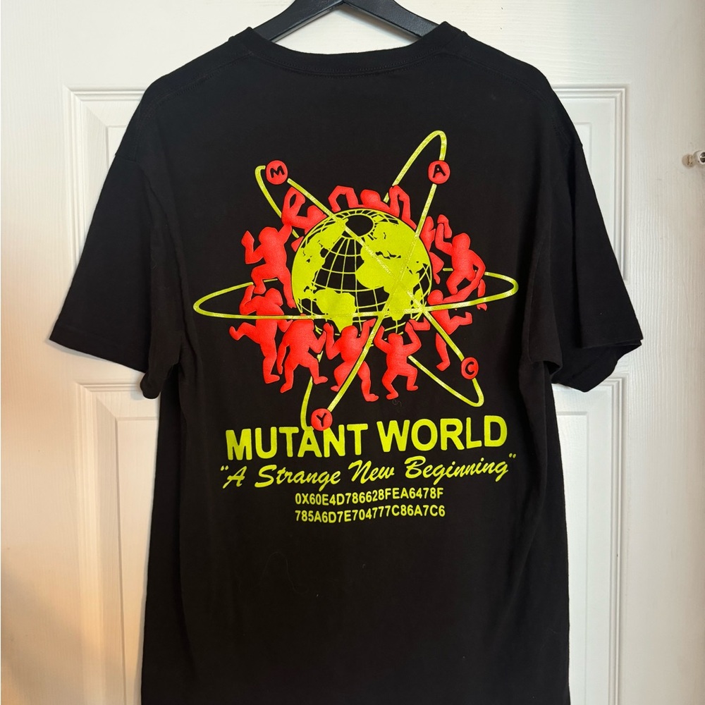 BAYC / MAYC: “Mutant World” Large Shirt